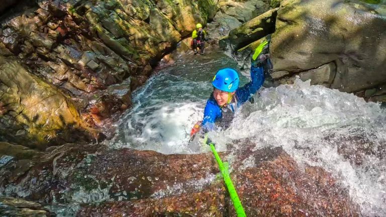 沖縄　リバートレッキング