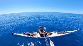 新年明けましておめでとうございます🎍
2025年に引き続き2026年も宜しくお願い致します🙇

今年のツアーテーマはまだ構想中ですが、より自然の中で過ごす時間を長くしたいなと思っています。考えながらホームページをいじいじしている最中ですので完成を楽しみにしていただけたらと思います🍀

温かいシーズンは沖縄でガイド、冬は野外災害救急法のインストラクターというスタイルも少しずつですが、板についてきました。温かい時期にも出張が入ったりしてツアーをお断りしてしまうこともありますが、何卒ご了承ください🙏

ちなみにシーズン開始までの3ヶ月間で減量することにしました💪🏽
現在、

体重→82.65kg
体脂肪→24.2％

となっております。
標準体型からギリギリ外へ出てしまいました😅
目標は75kgでいってみます！