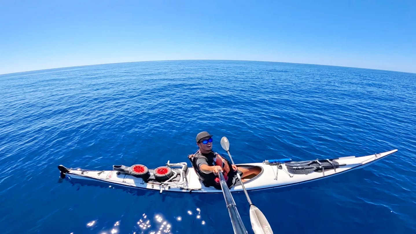 新年明けましておめでとうございます🎍
2025年に引き続き2026年も宜しくお願い致します🙇

今年のツアーテーマはまだ構想中ですが、より自然の中で過ごす時間を長くしたいなと思っています。考えながらホームページをいじいじしている最中ですので完成を楽しみにしていただけたらと思います🍀

温かいシーズンは沖縄でガイド、冬は野外災害救急法のインストラクターというスタイルも少しずつですが、板についてきました。温かい時期にも出張が入ったりしてツアーをお断りしてしまうこともありますが、何卒ご了承ください🙏

ちなみにシーズン開始までの3ヶ月間で減量することにしました💪🏽
現在、

体重→82.65kg
体脂肪→24.2％

となっております。
標準体型からギリギリ外へ出てしまいました😅
目標は75kgでいってみます！